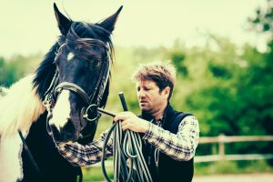Sylvain avec un cheval